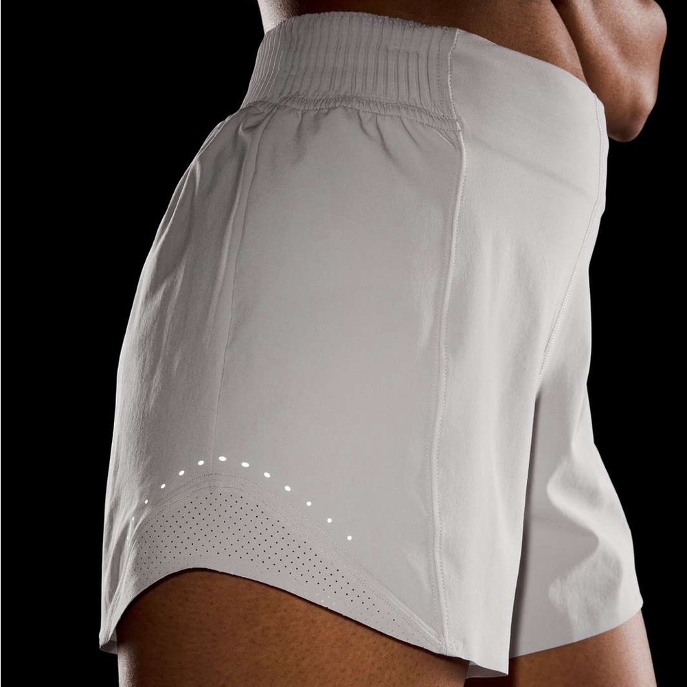 Lululemon Limited Edition Hotty Hot High Rise in Chrome